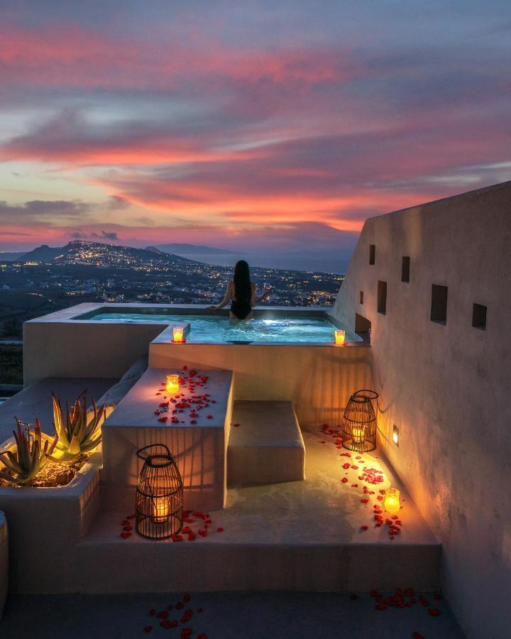 Villa North Santorini - A Luxury