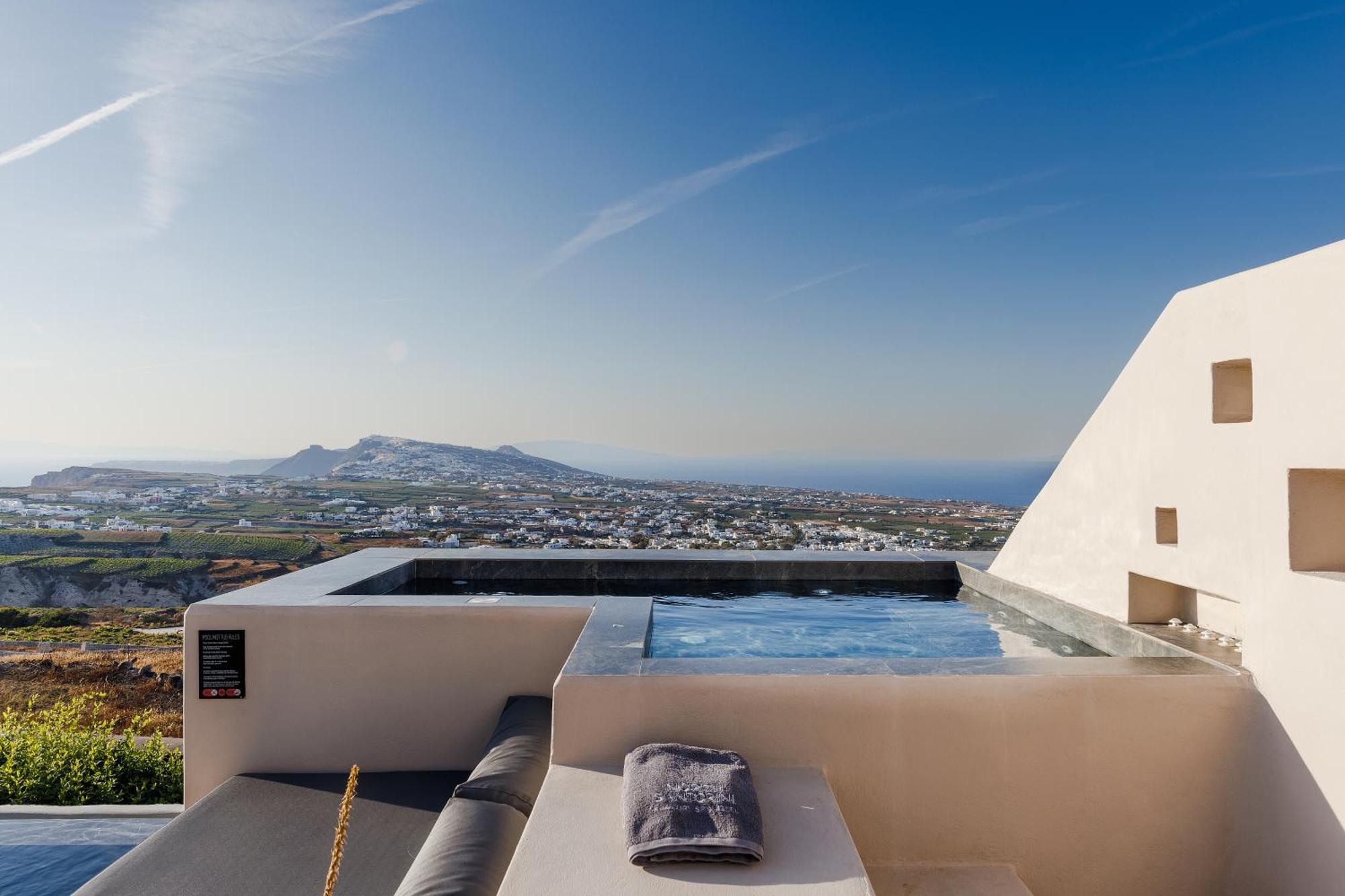 North Santorini - A Luxury