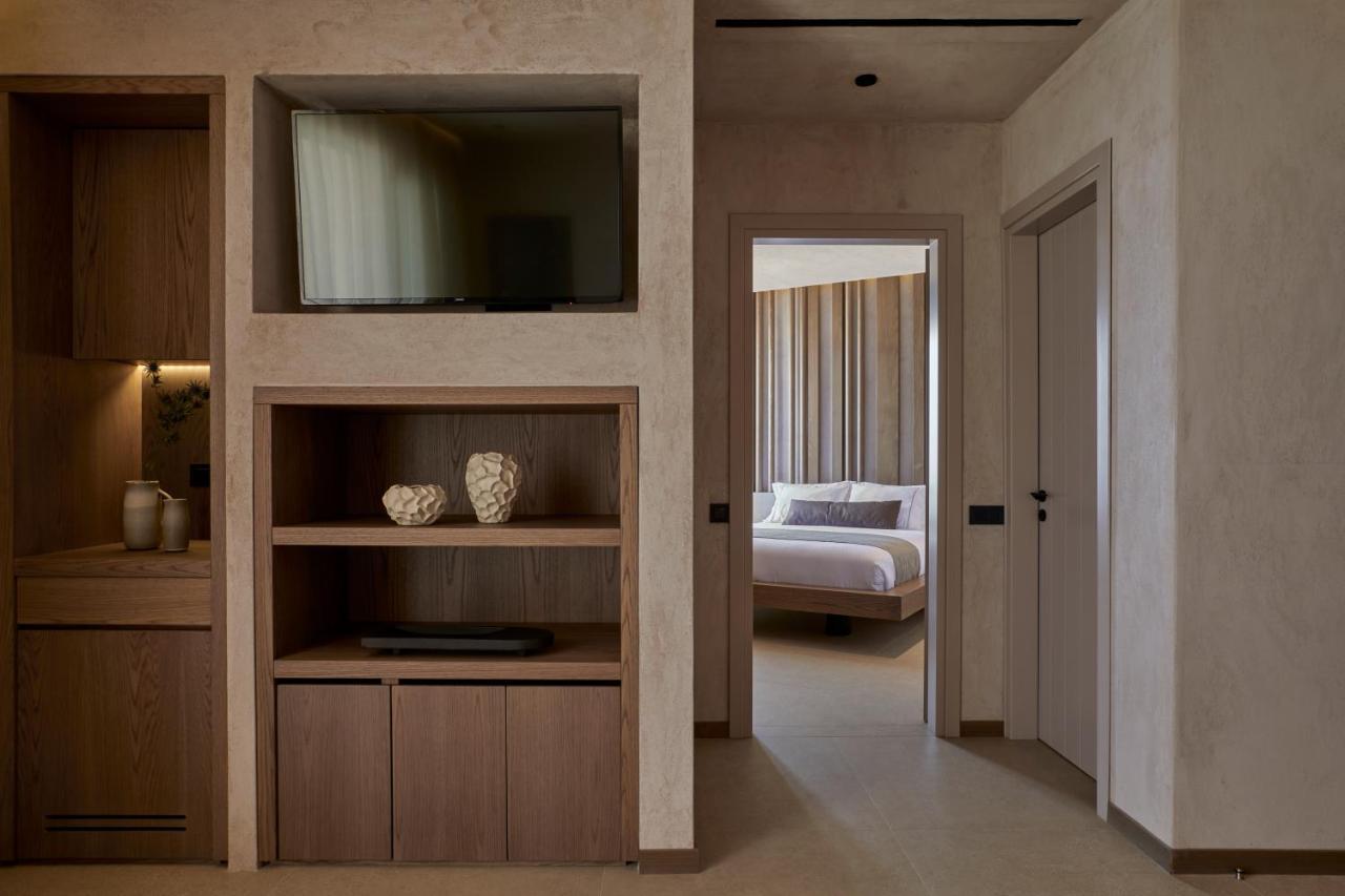 North Santorini - A Luxury