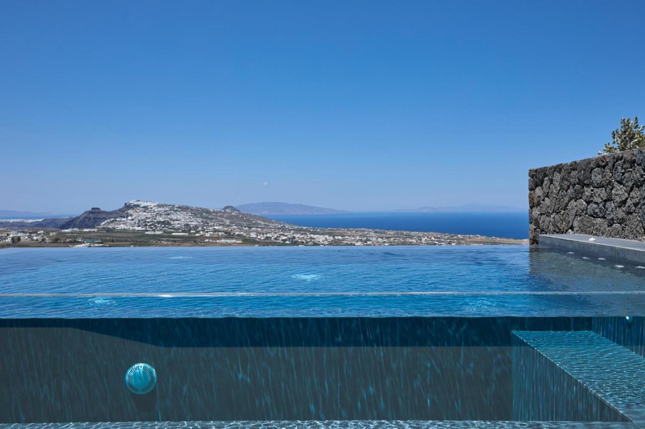 Villa North Santorini - A Luxury