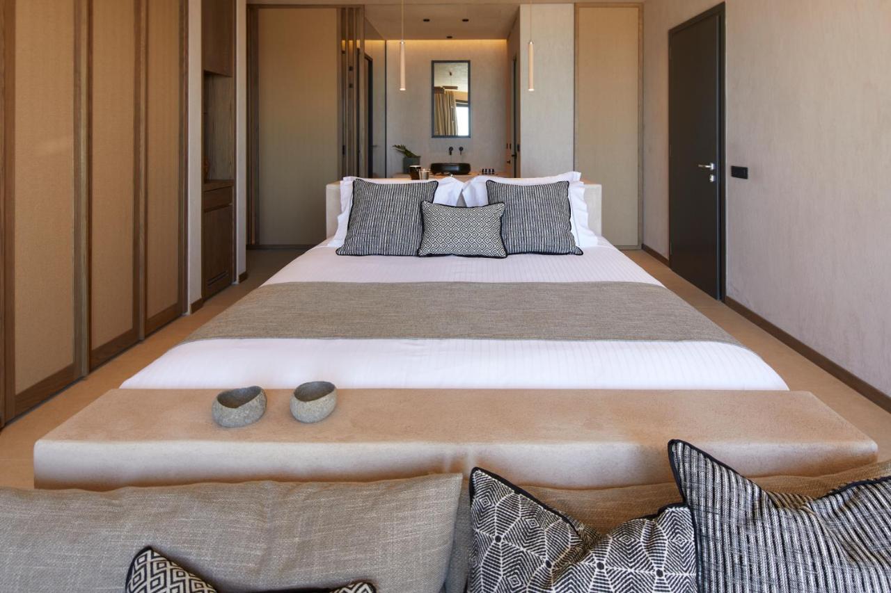 Villa North Santorini - A Luxury