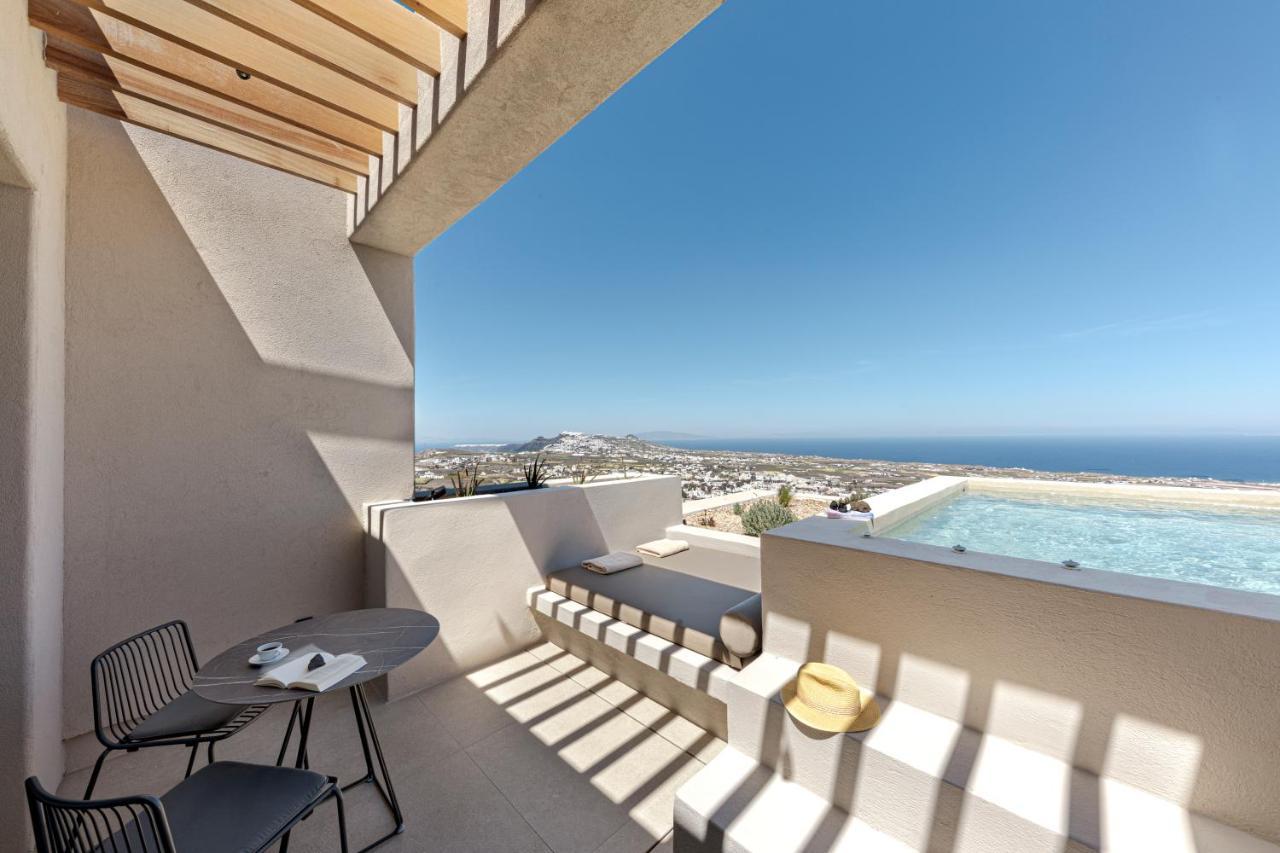 North Santorini - A Luxury Pýrgos