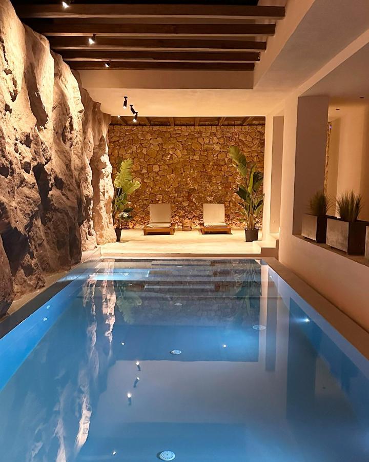 North Santorini - A Luxury *