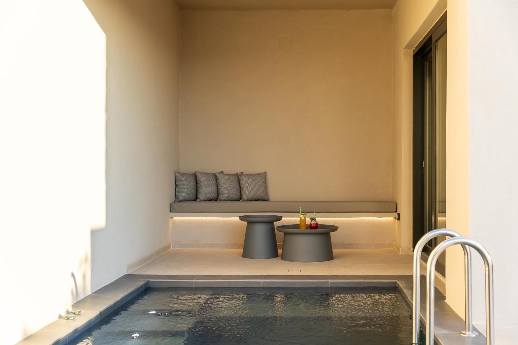 North Santorini - A Luxury Vilă *